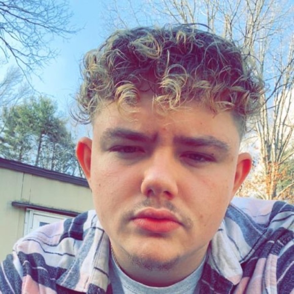 Meet your Posher, Tyler - Picture 1 of 1